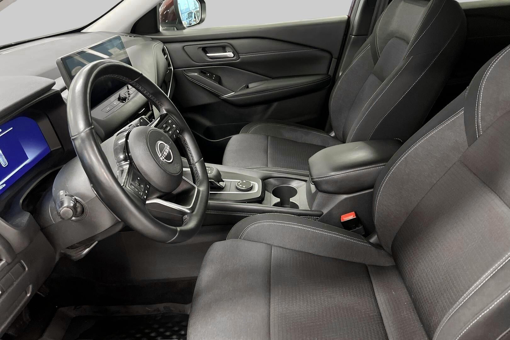 Nissan Qashqai iso kuva 8