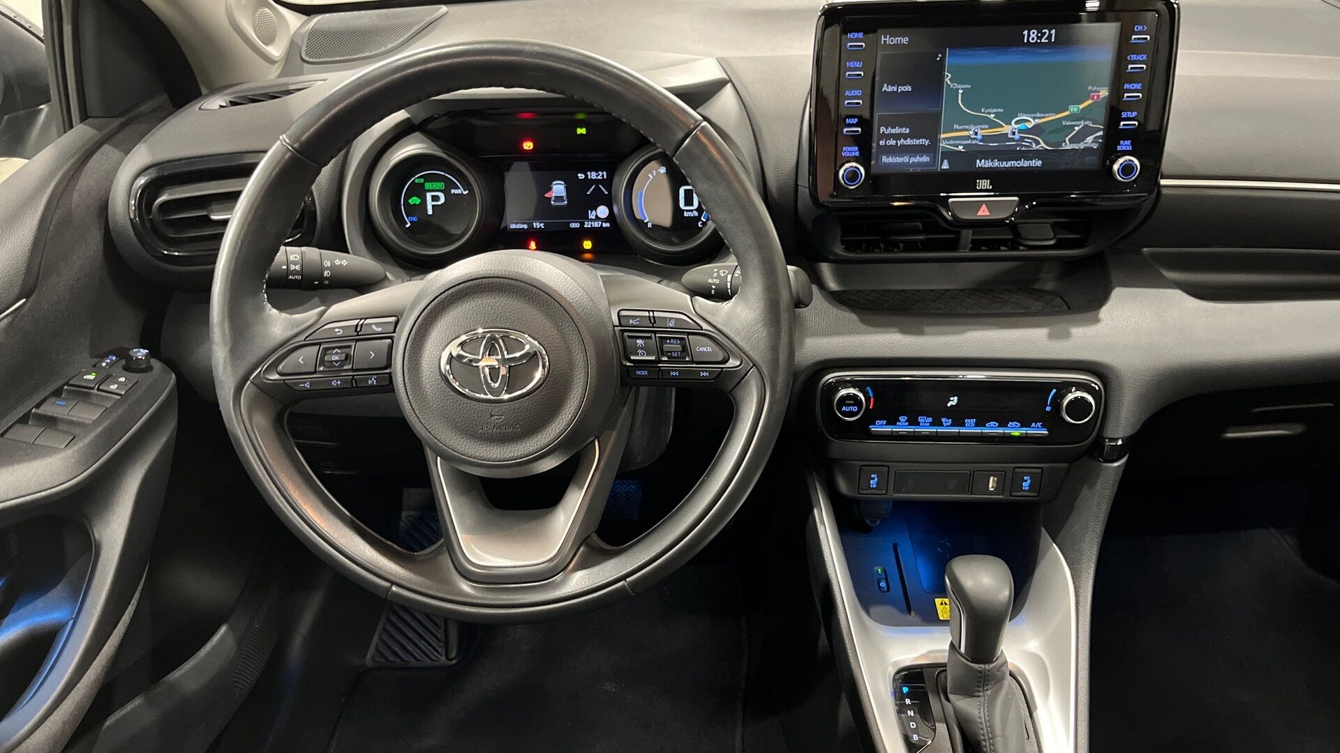 Toyota Yaris iso kuva 10