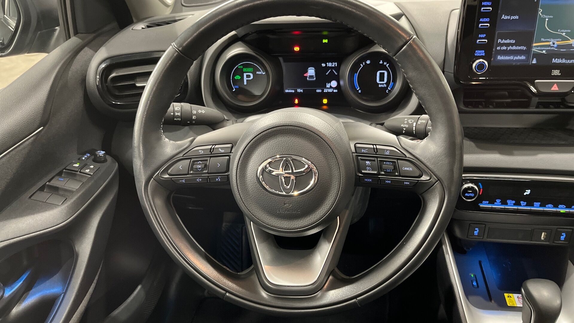 Toyota Yaris iso kuva 11