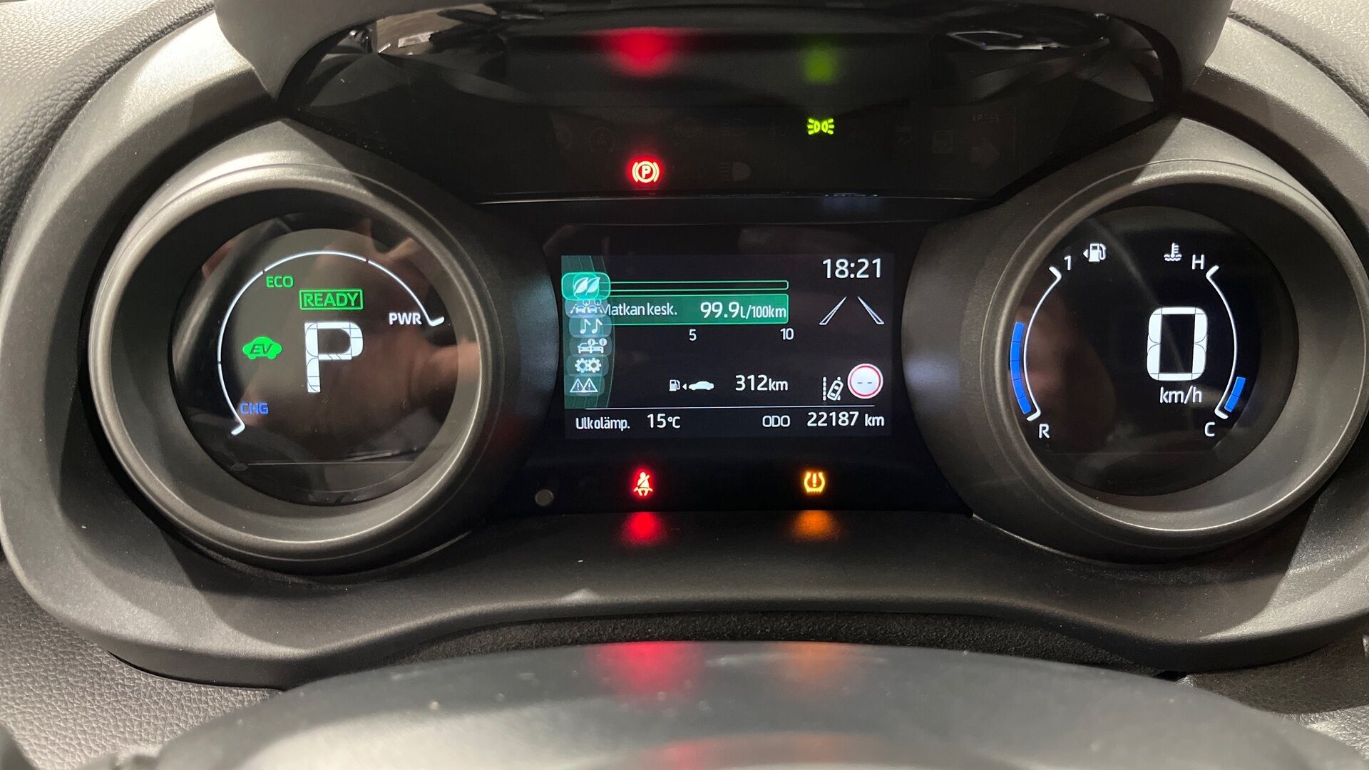 Toyota Yaris iso kuva 12