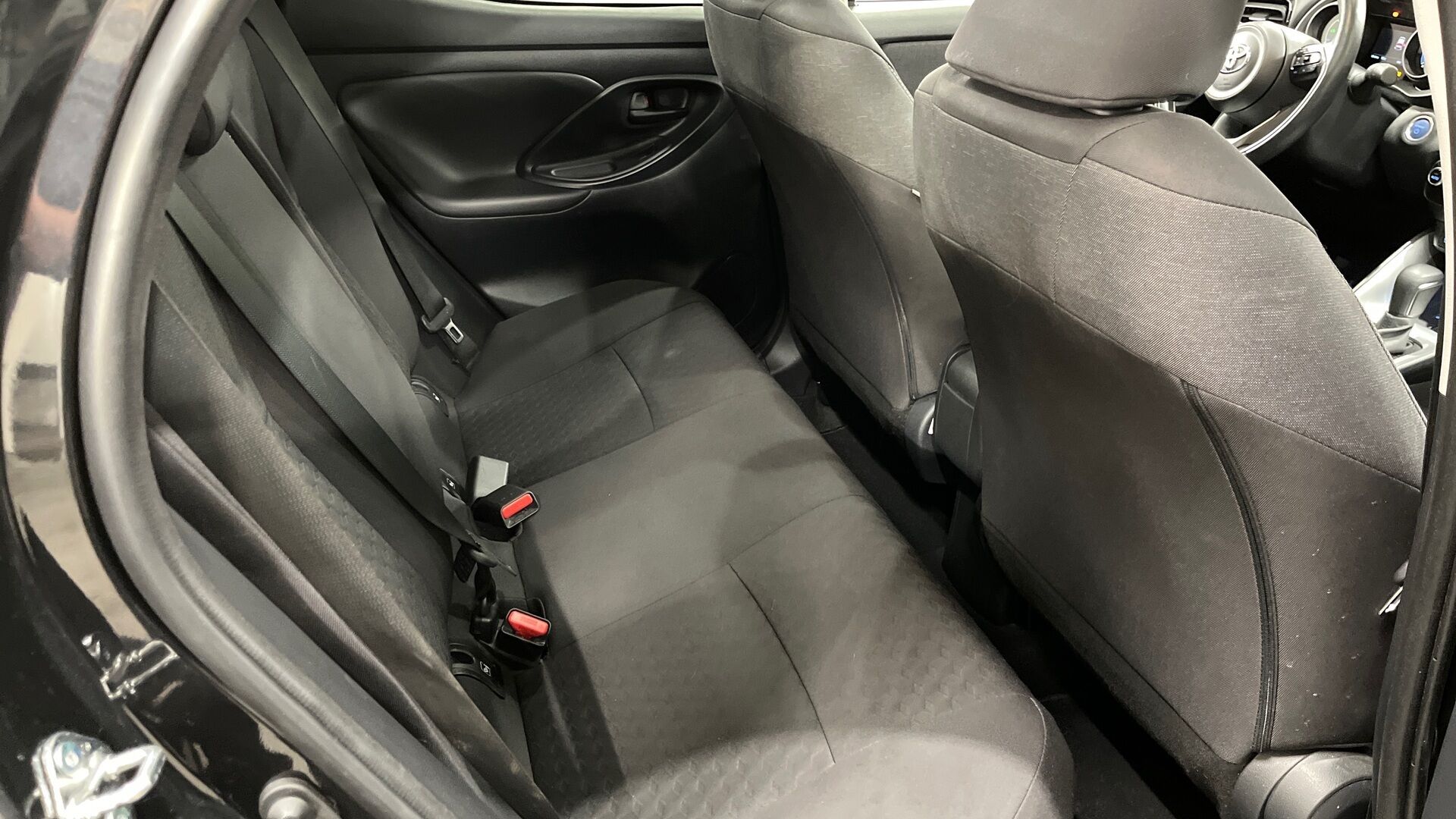 Toyota Yaris iso kuva 15