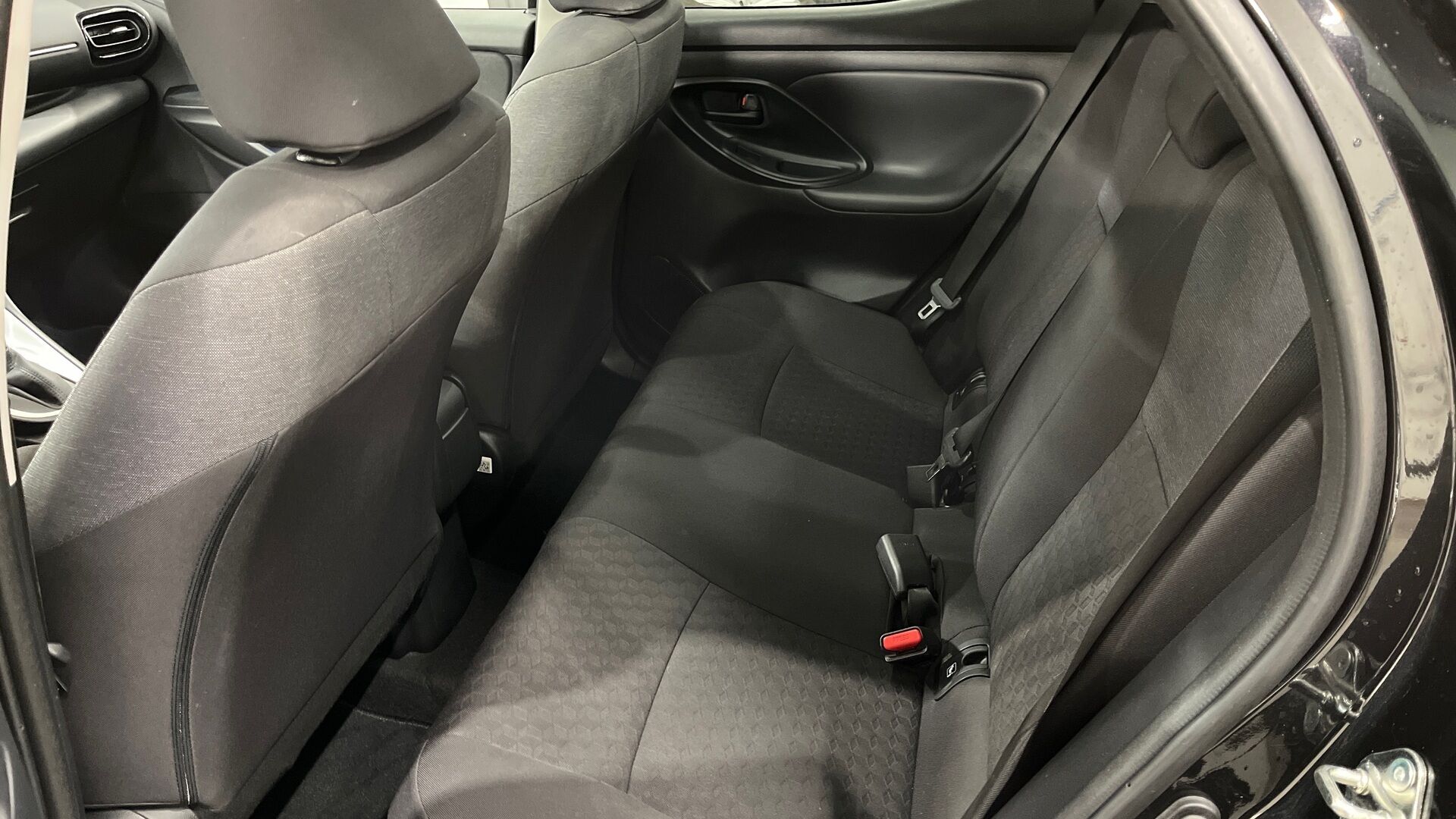 Toyota Yaris iso kuva 8