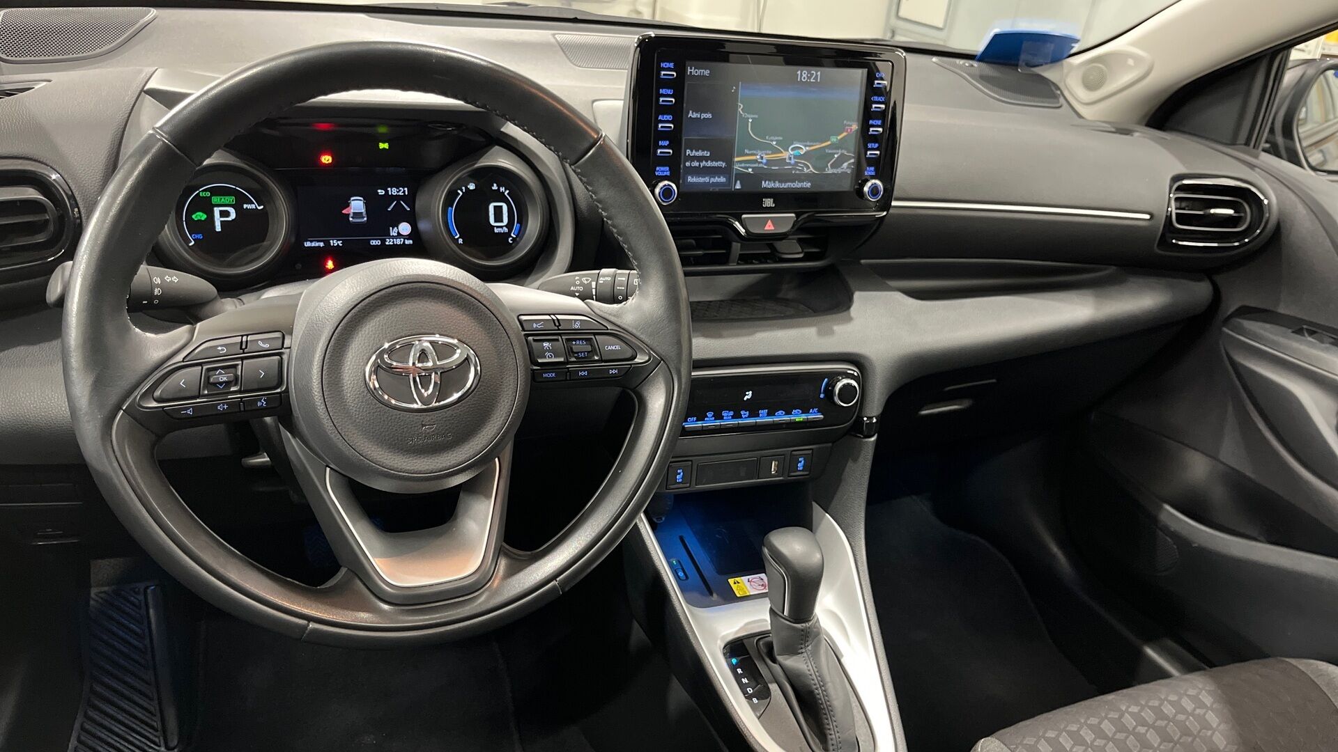 Toyota Yaris iso kuva 9