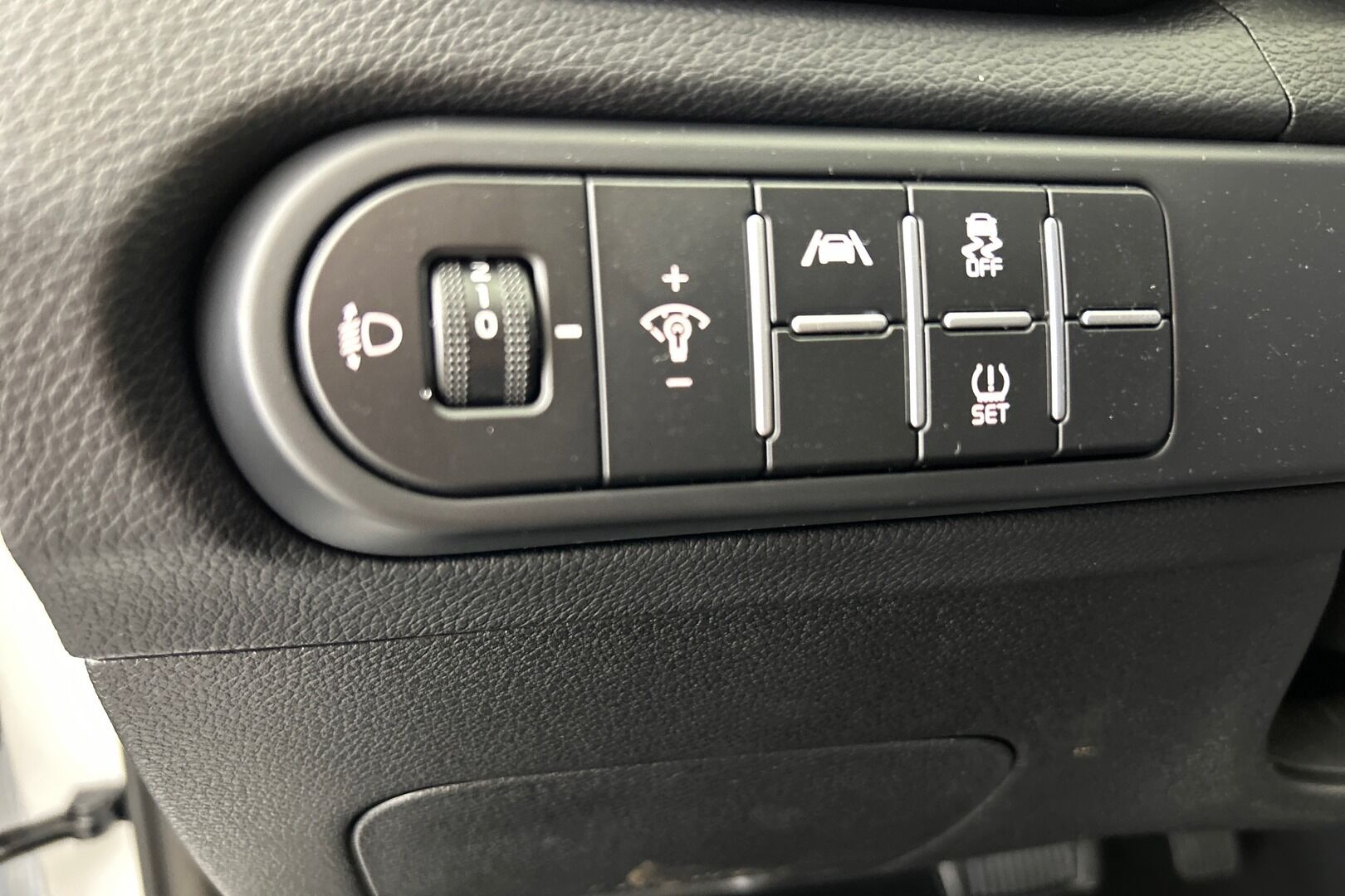 Kia Ceed iso kuva 22