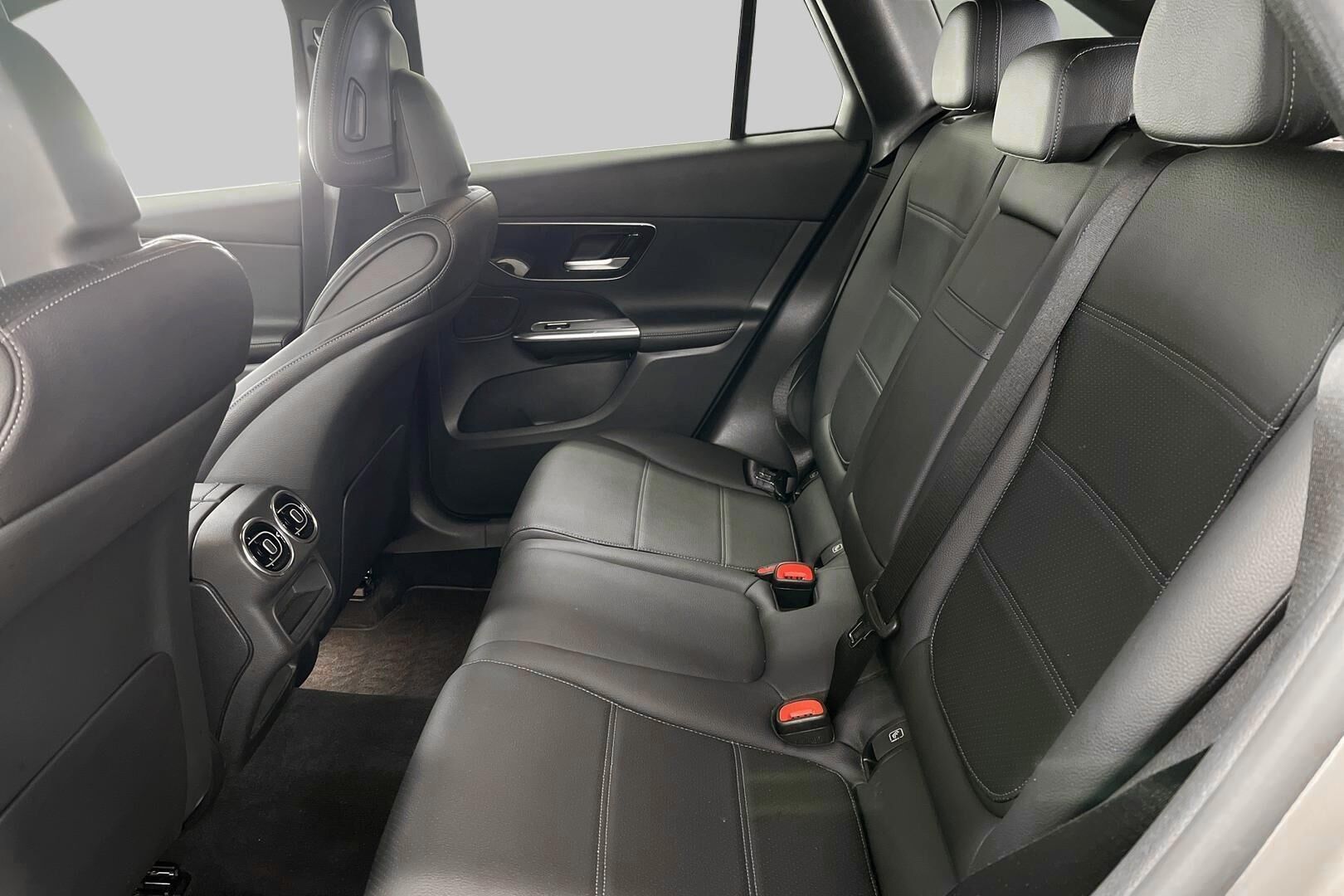 Mercedes-Benz GLC iso kuva 10