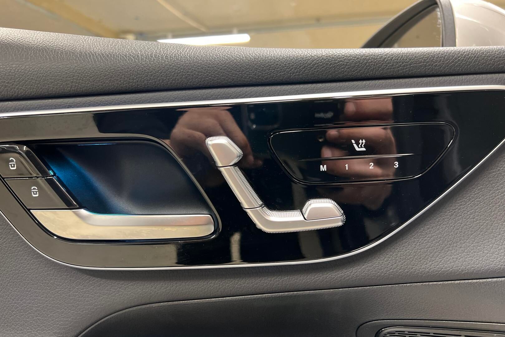 Mercedes-Benz GLC iso kuva 14