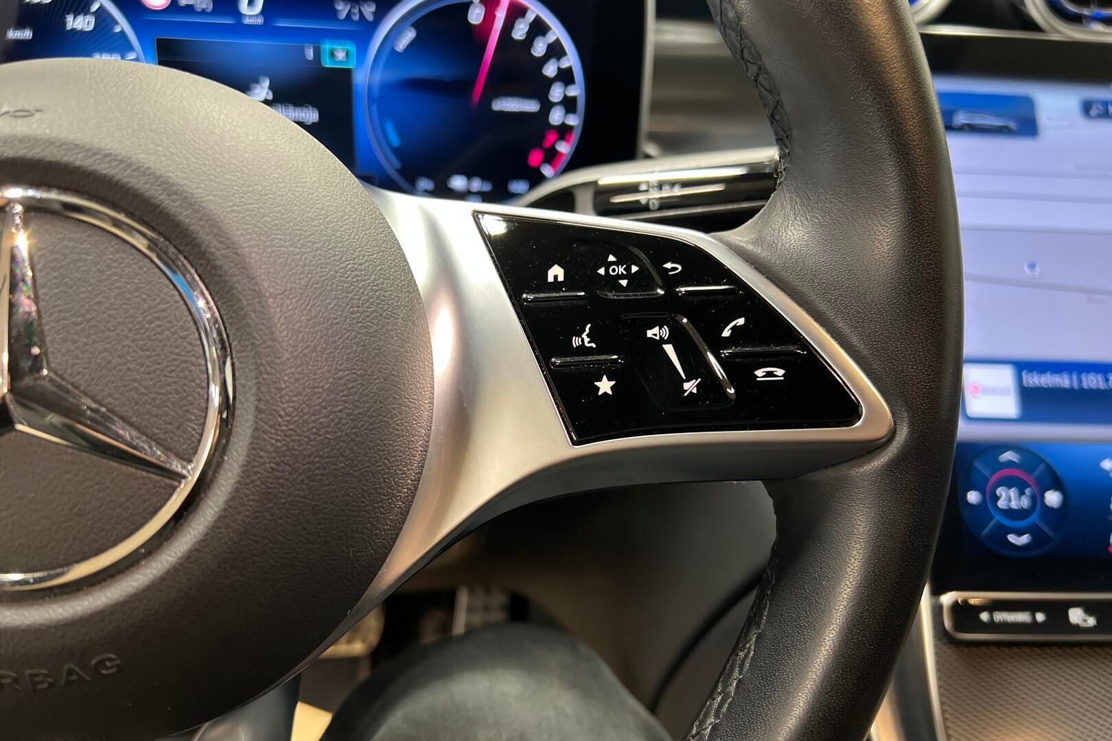 Mercedes-Benz GLC iso kuva 17