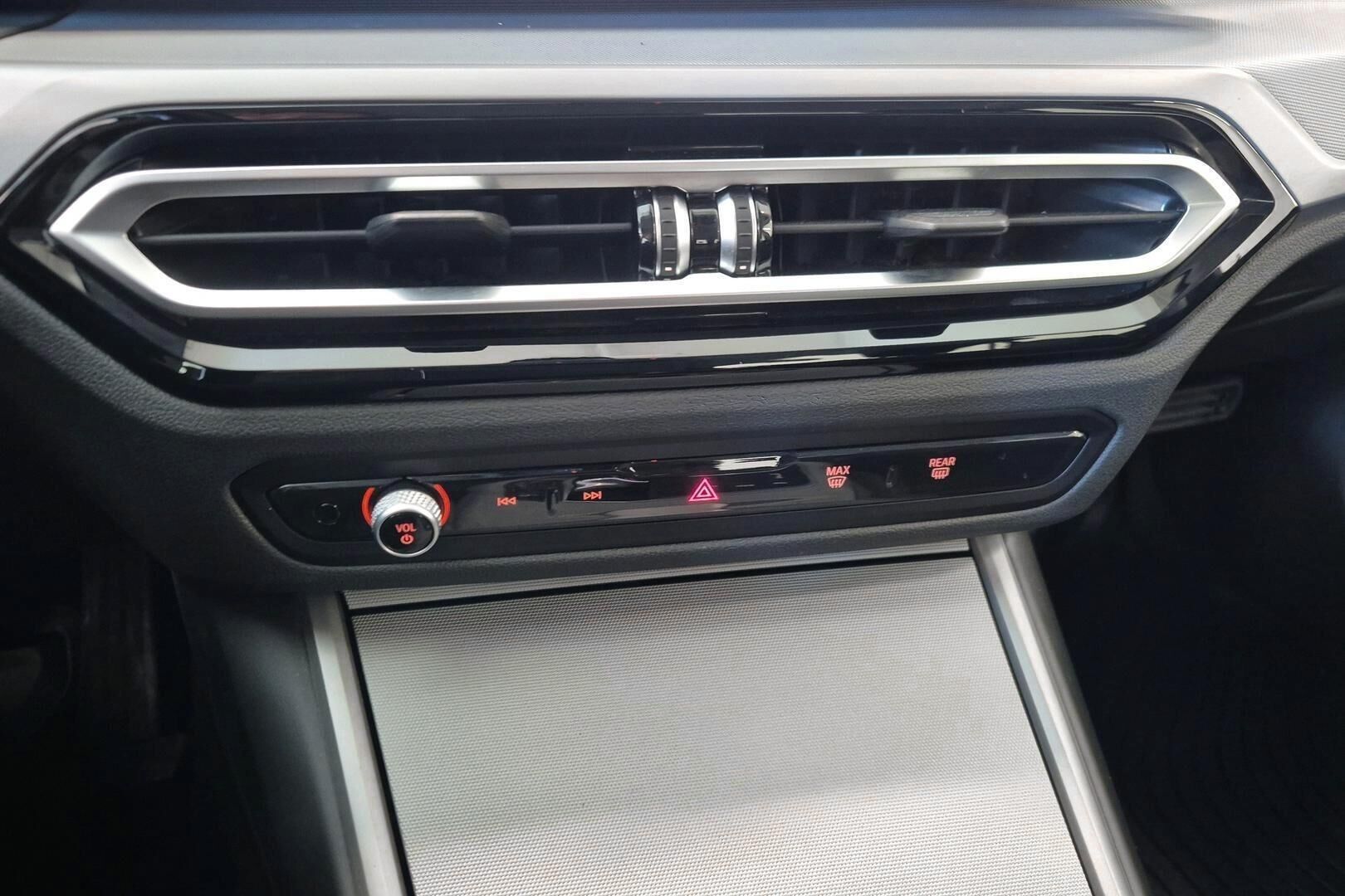 BMW 3-sarja iso kuva 15