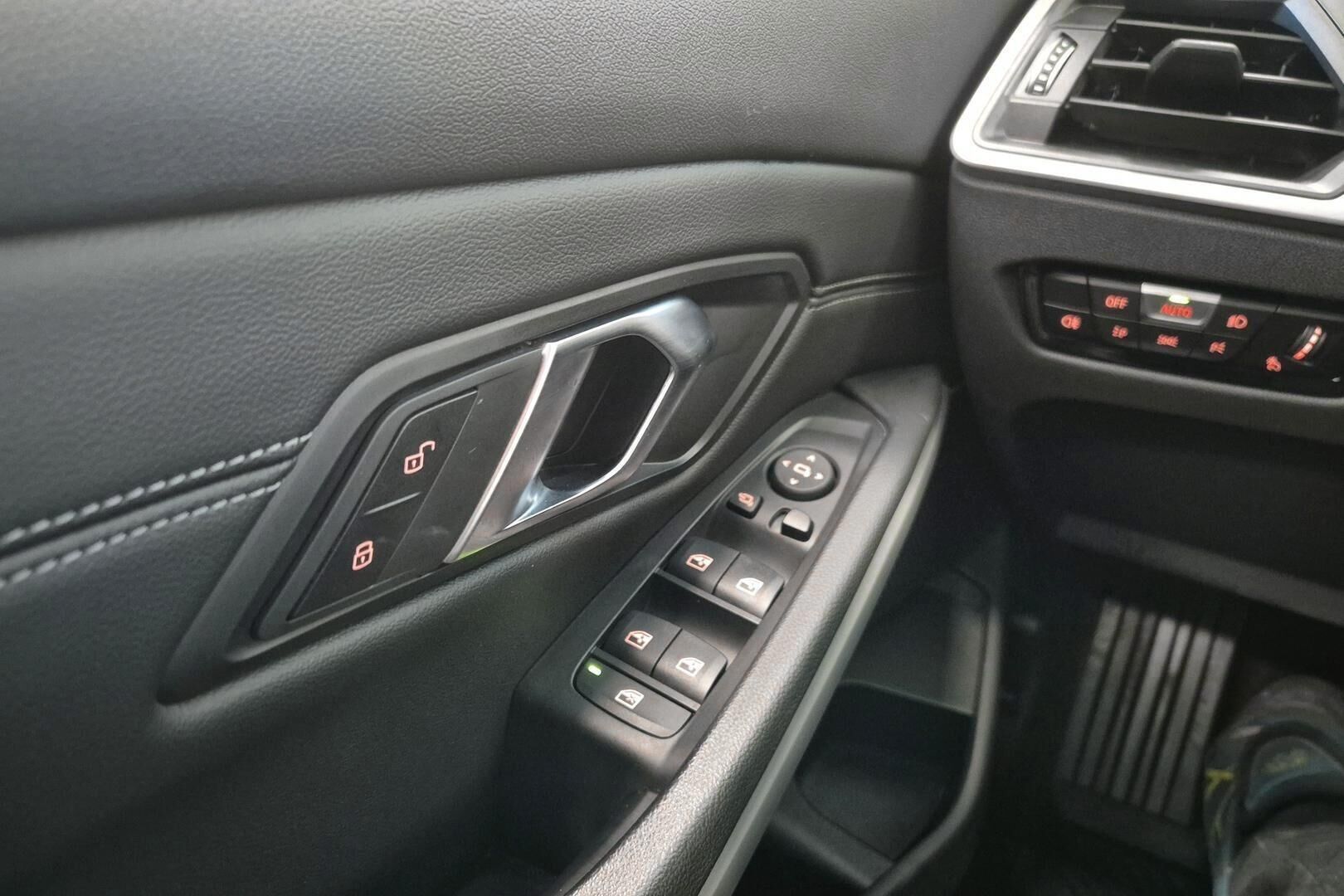 BMW 3-sarja iso kuva 20