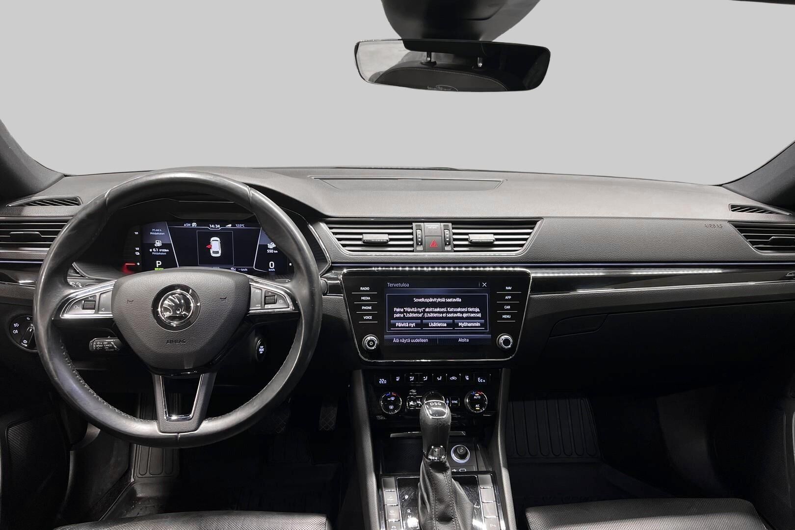 Skoda Superb iso kuva 10