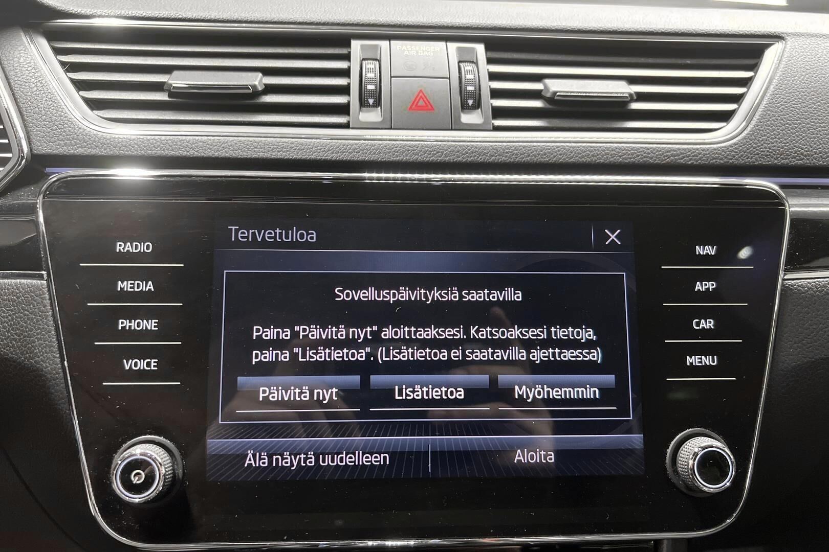 Skoda Superb iso kuva 14