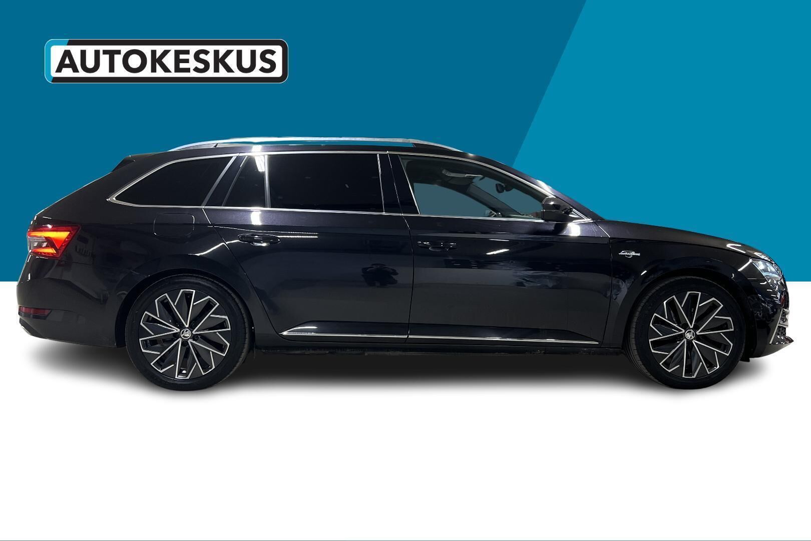 Skoda Superb iso kuva 4