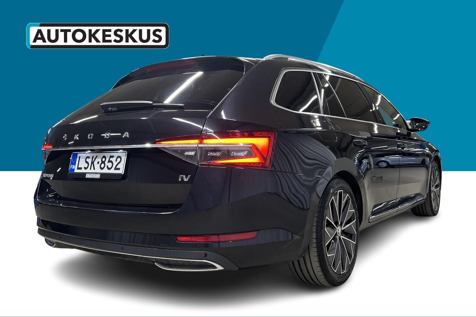 Skoda Superb iso kuva 5