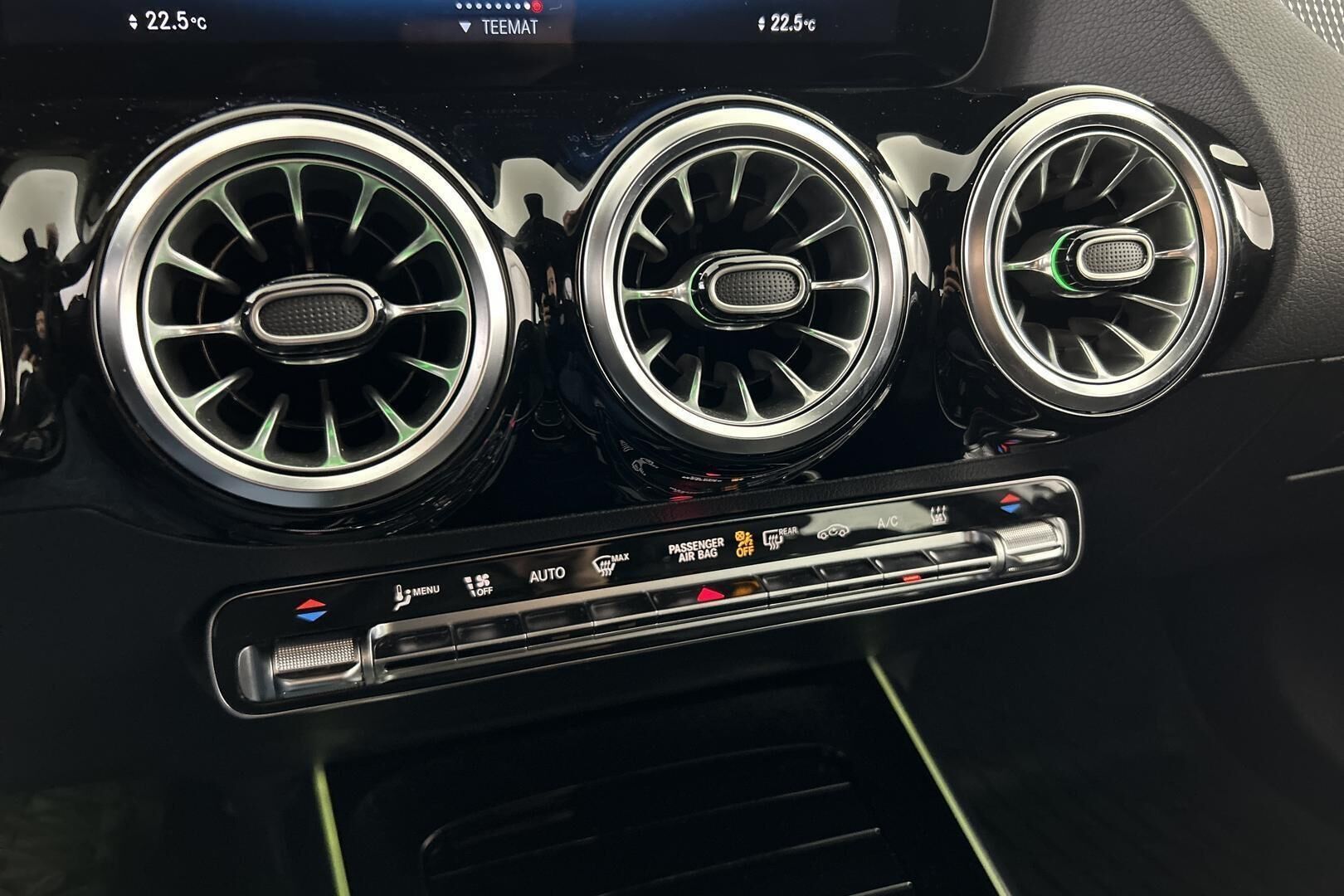 Mercedes-Benz EQA iso kuva 22