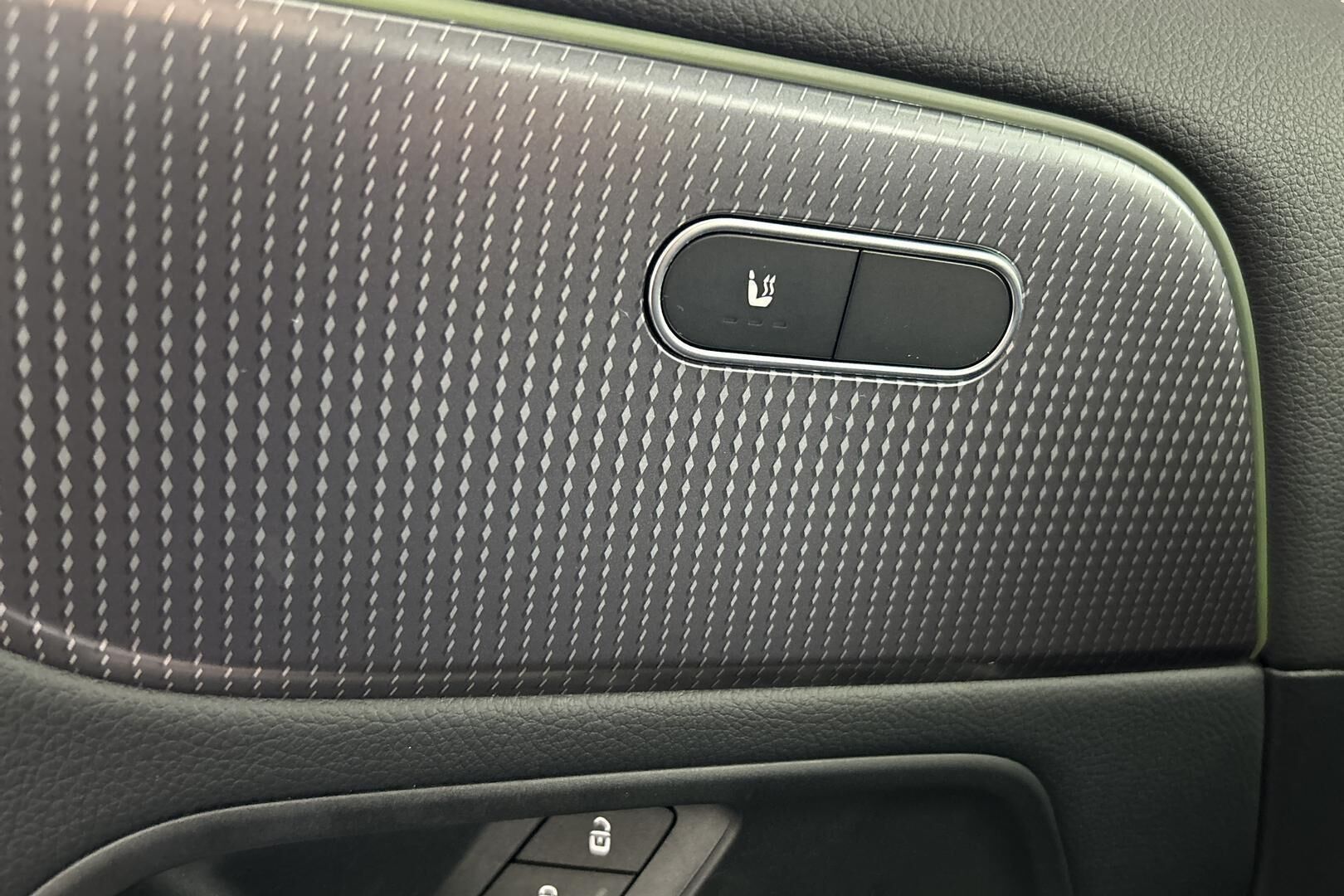 Mercedes-Benz EQA iso kuva 30
