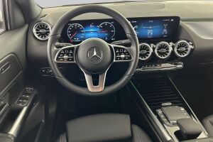 Mercedes-Benz EQA esikatselu 32