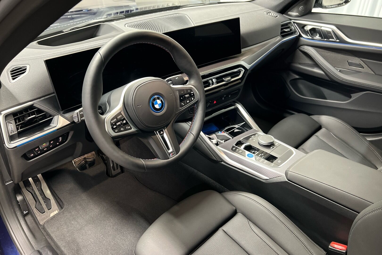 BMW i4 iso kuva 6
