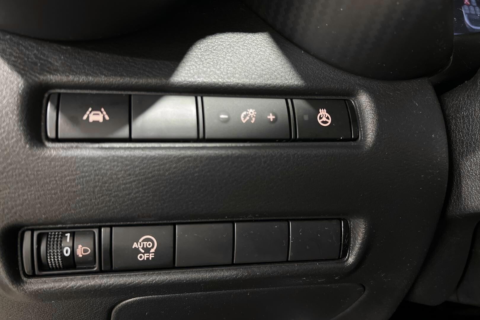 Nissan Juke iso kuva 14