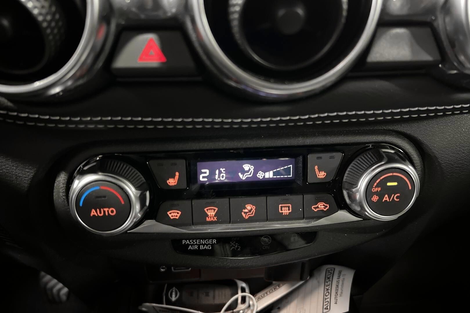 Nissan Juke iso kuva 15