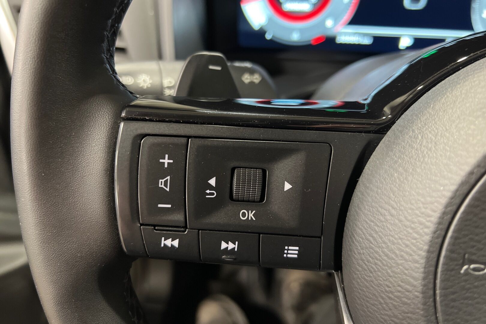 Nissan Qashqai iso kuva 14