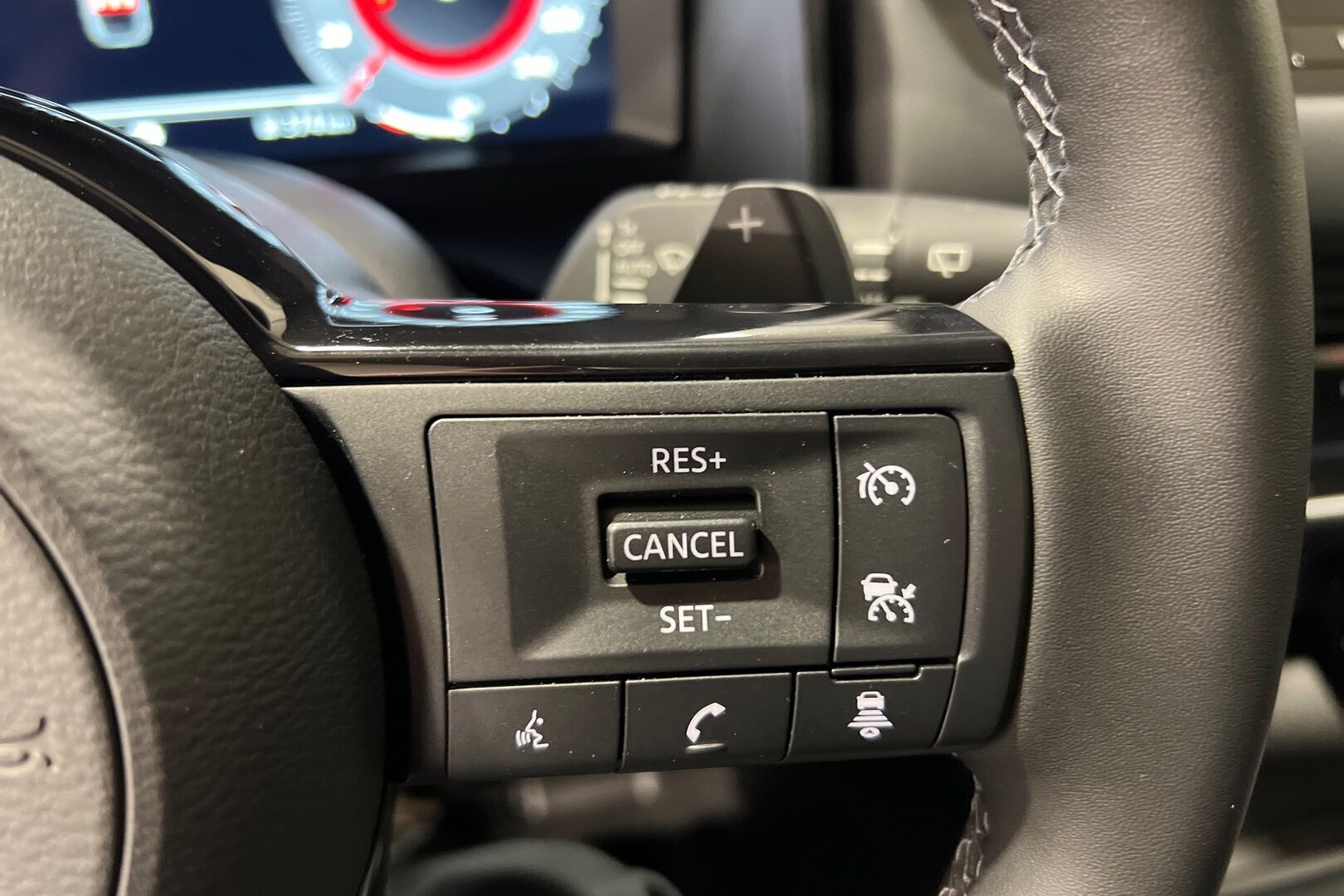 Nissan Qashqai iso kuva 16
