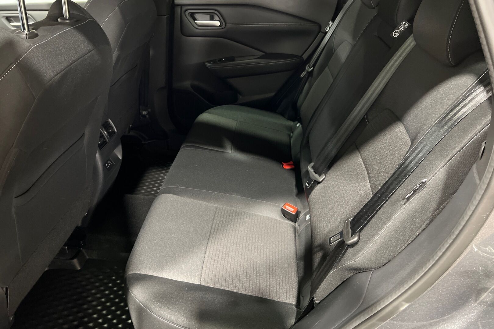 Nissan Qashqai iso kuva 8