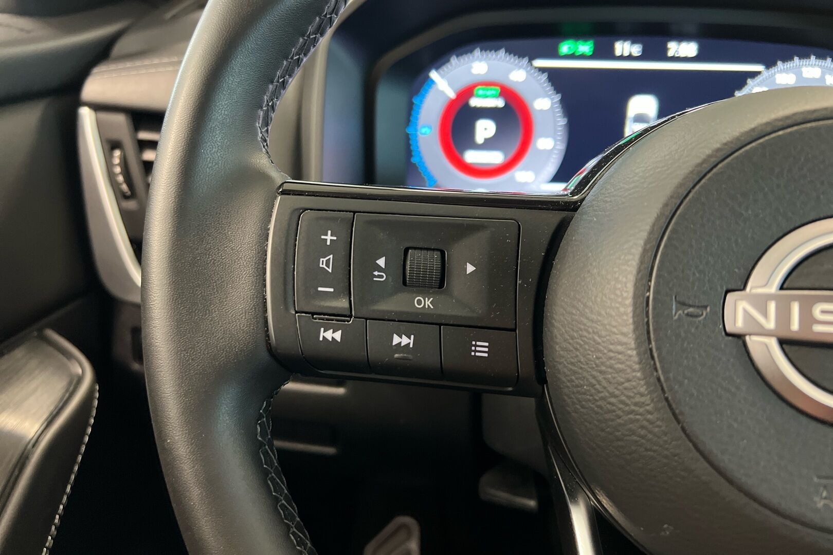 Nissan Qashqai iso kuva 16