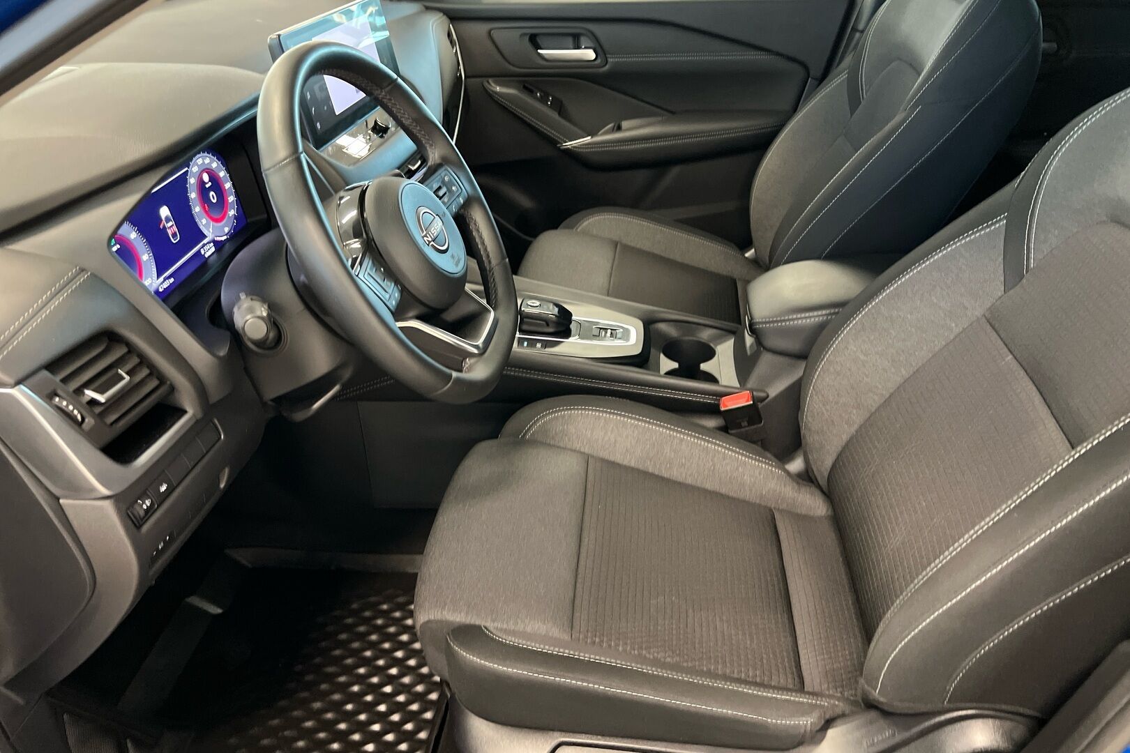 Nissan Qashqai iso kuva 7