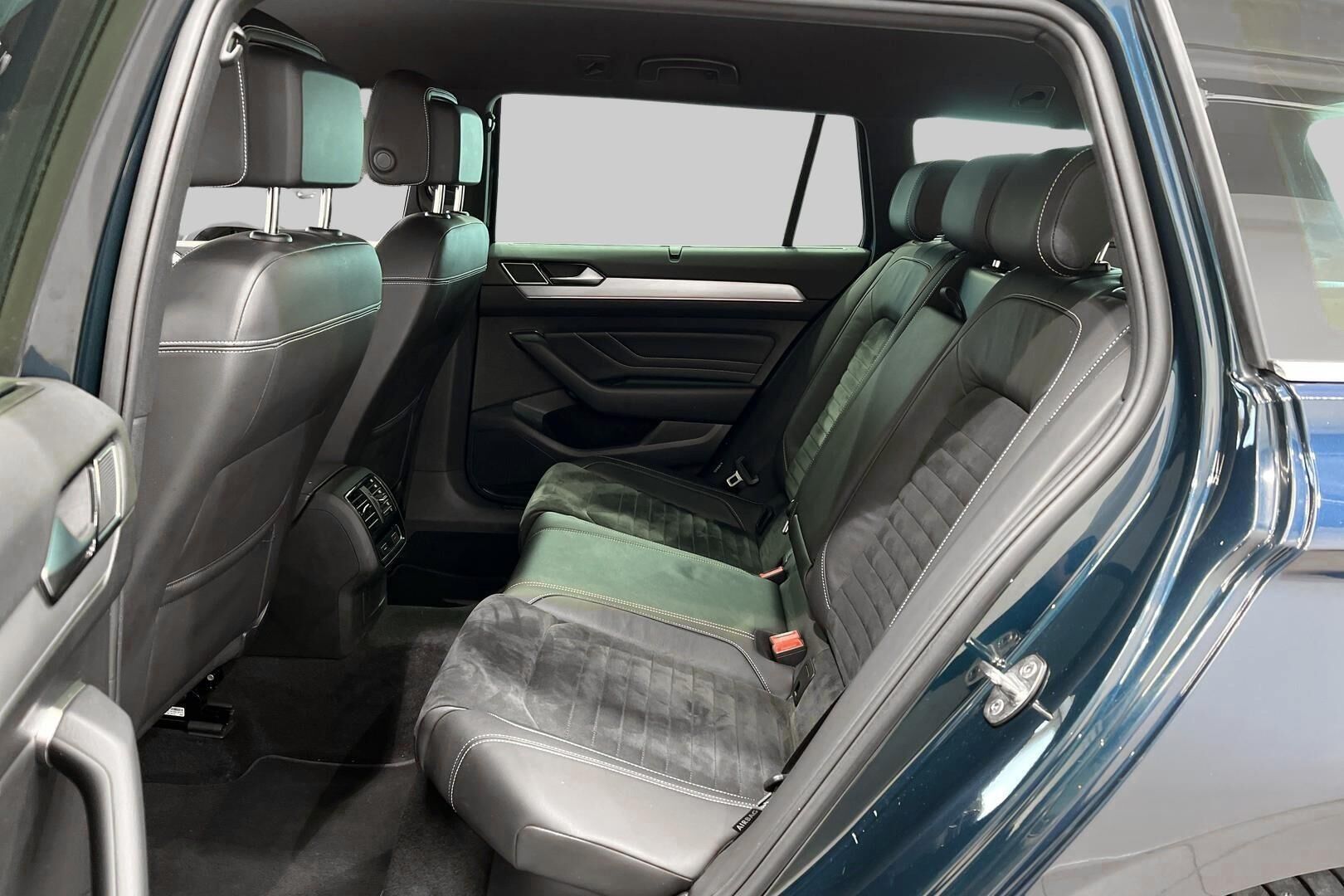 VOLKSWAGEN PASSAT iso kuva 27