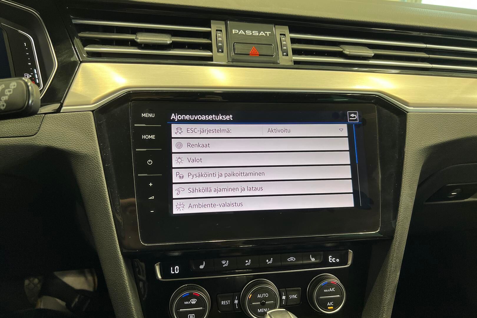 VOLKSWAGEN PASSAT iso kuva 14
