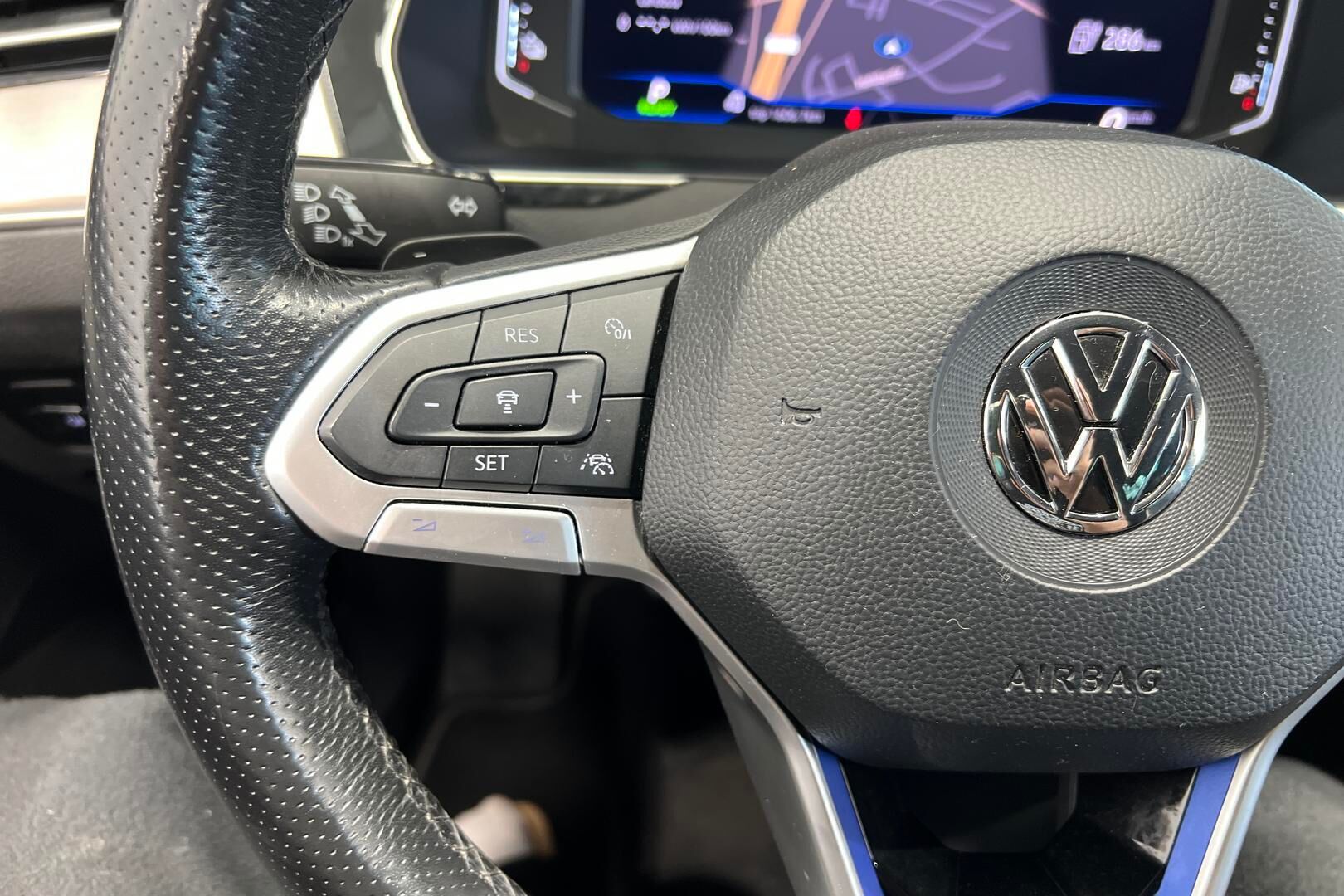 VOLKSWAGEN PASSAT iso kuva 19
