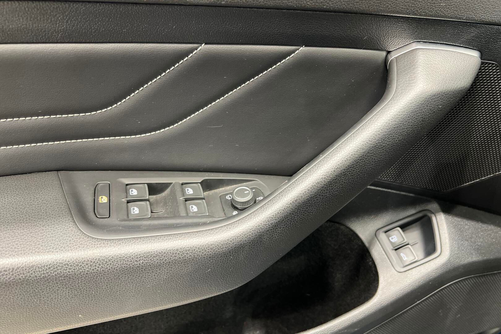 VOLKSWAGEN PASSAT iso kuva 21