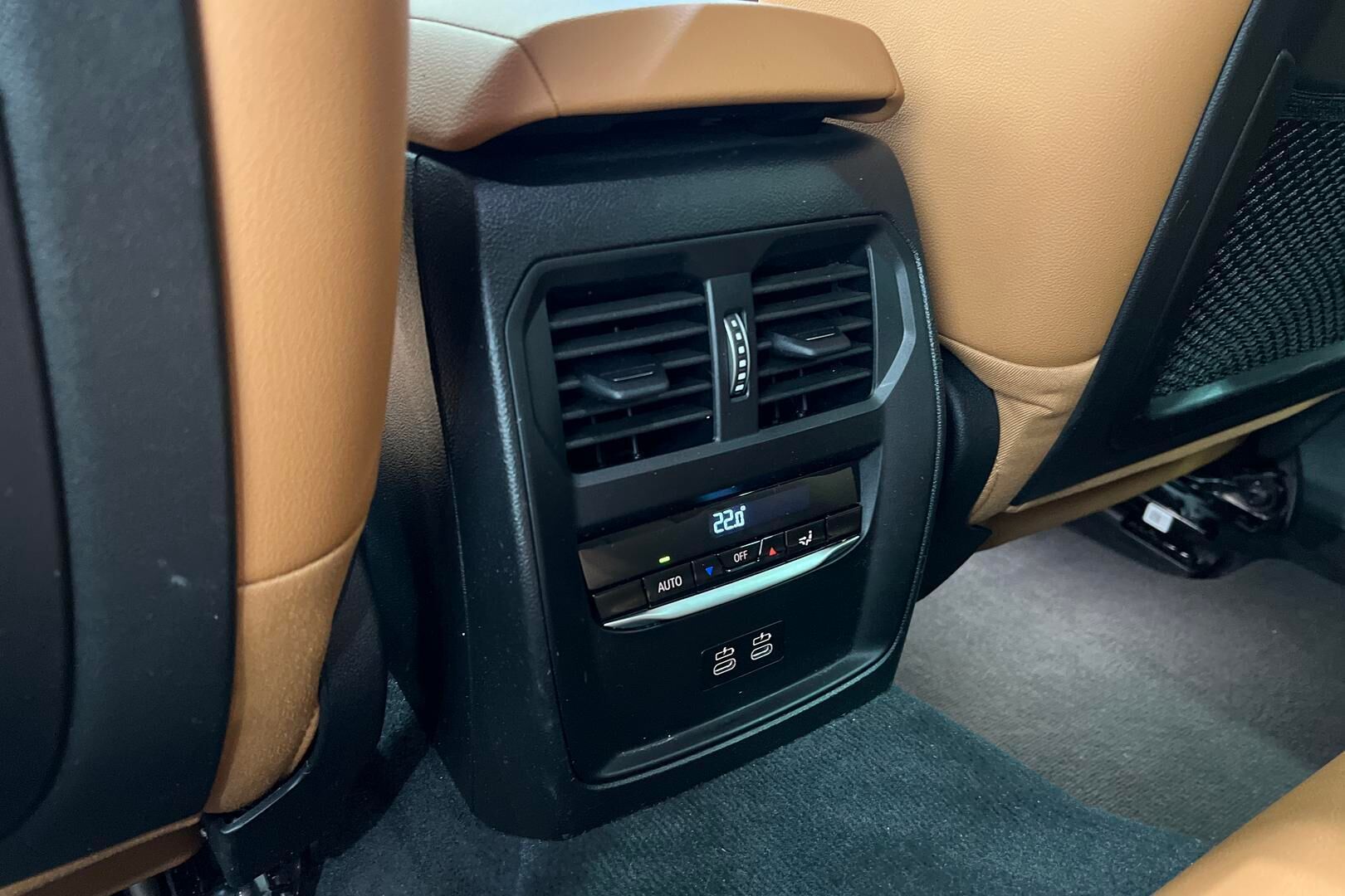 BMW I4 M50 iso kuva 31