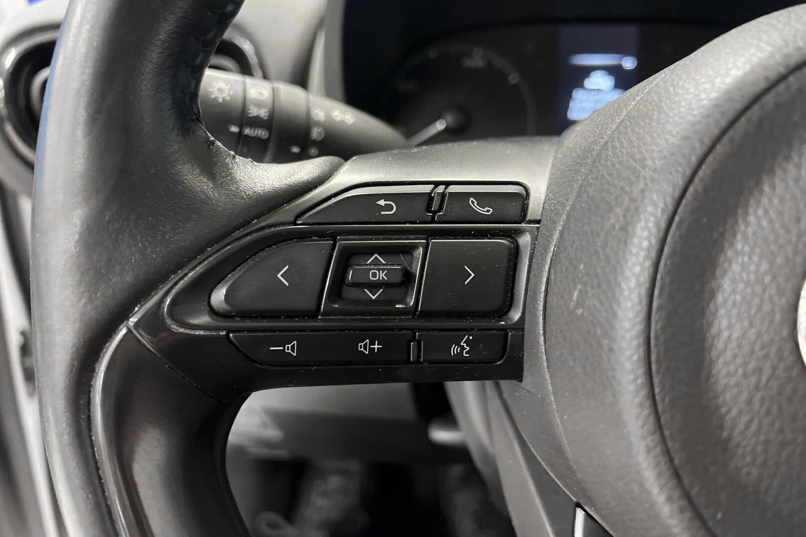 Toyota Yaris iso kuva 15