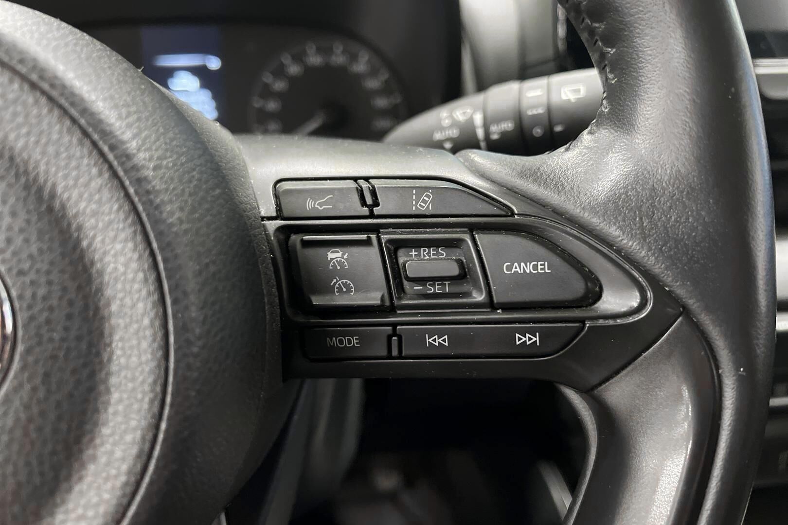 Toyota Yaris iso kuva 16