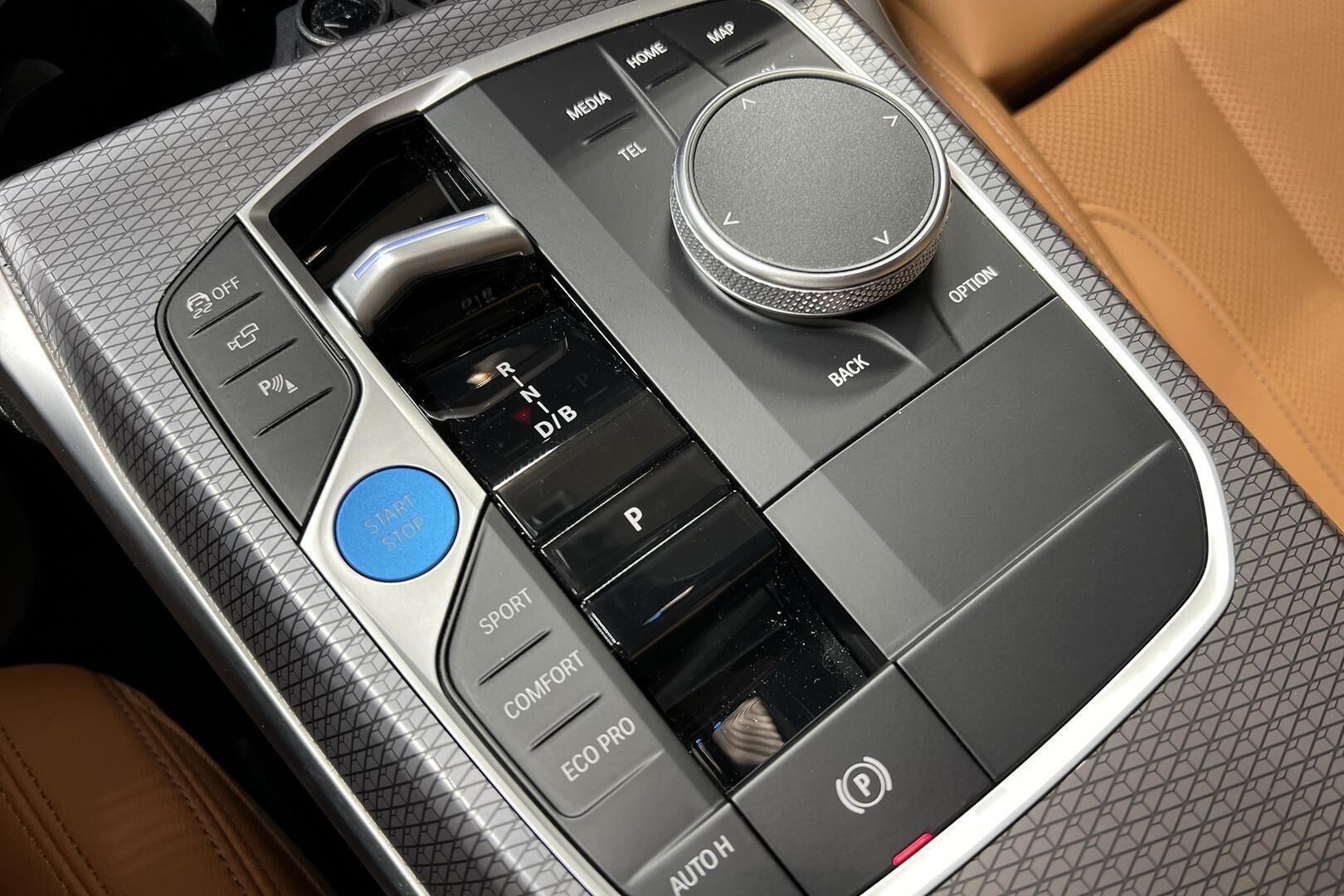 BMW I4 M50 iso kuva 15
