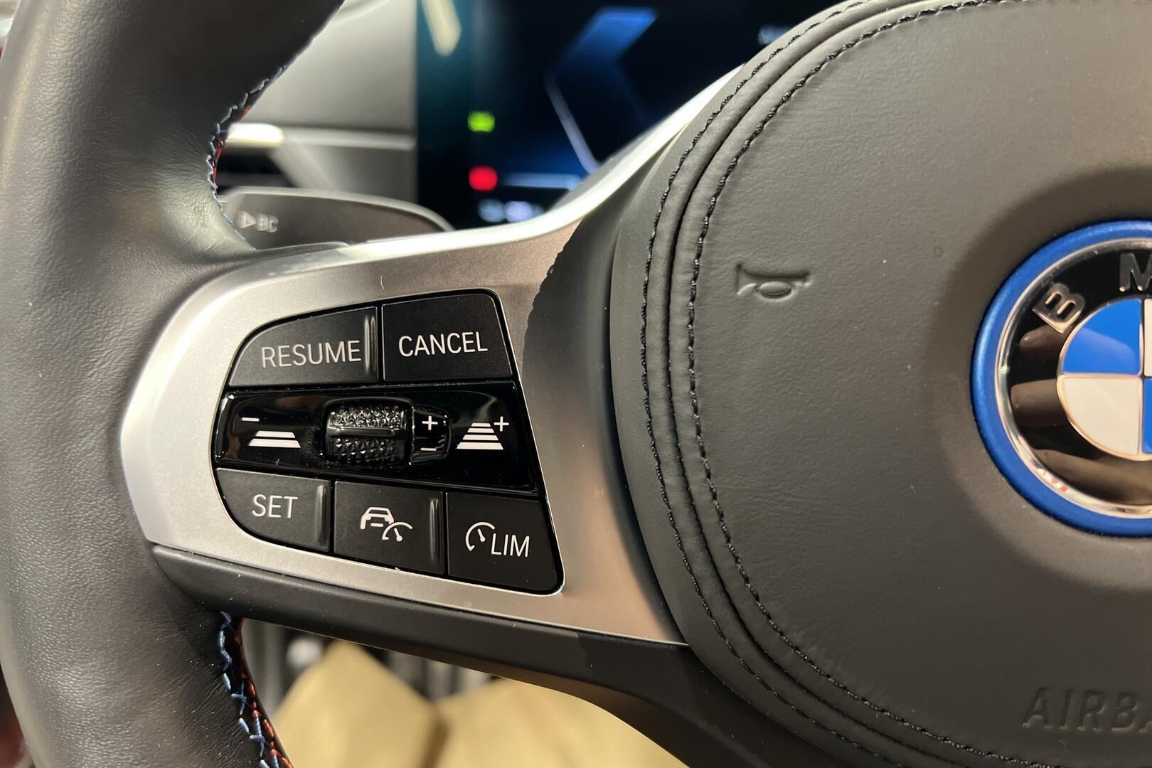 BMW I4 M50 iso kuva 17