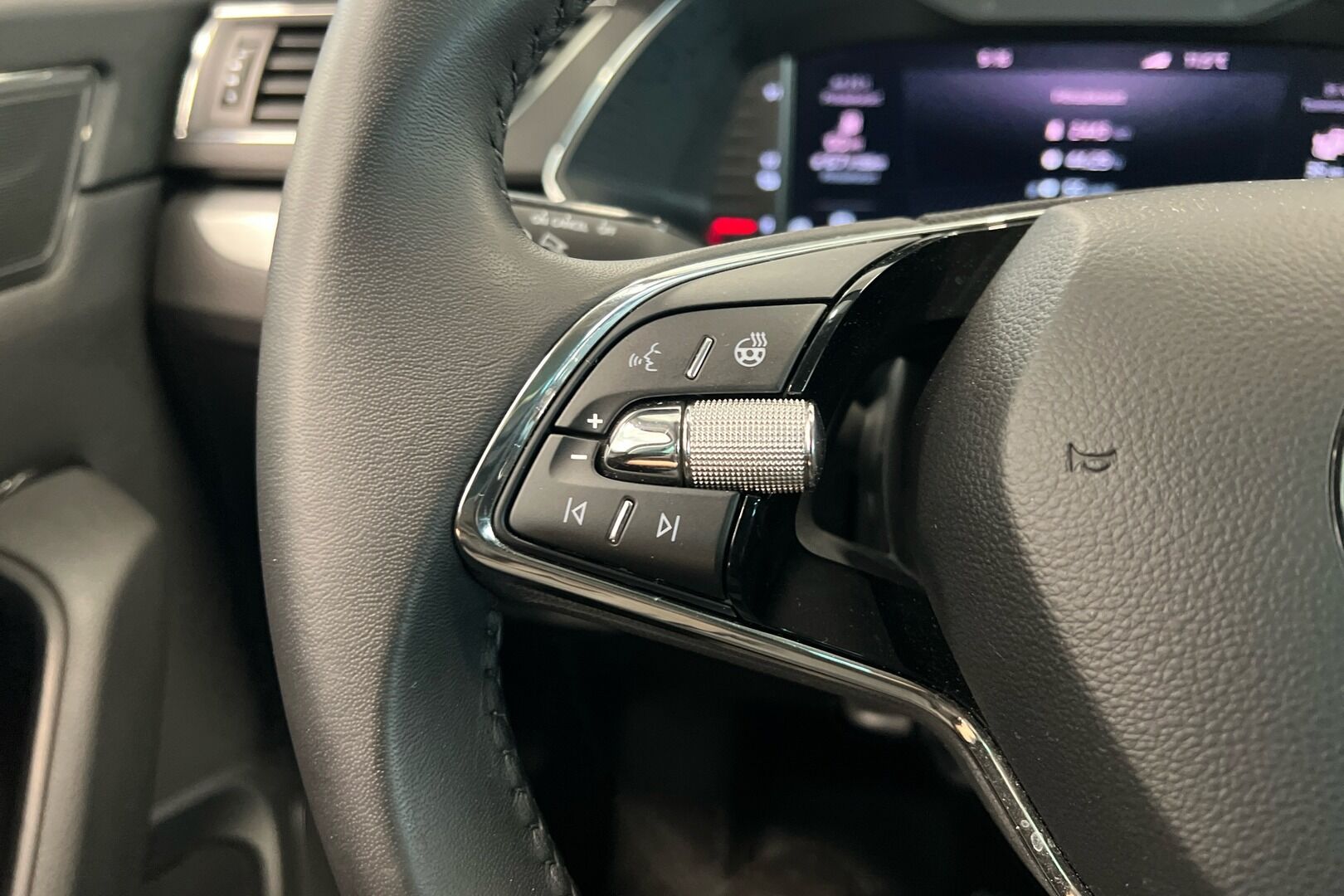 Skoda Superb iso kuva 21