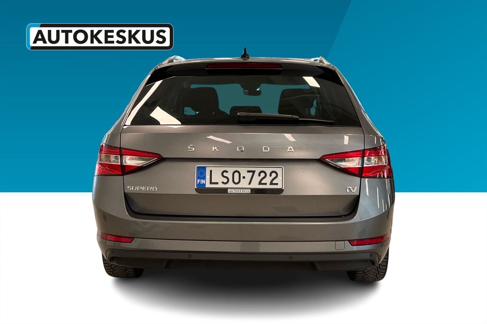 Skoda Superb iso kuva 2