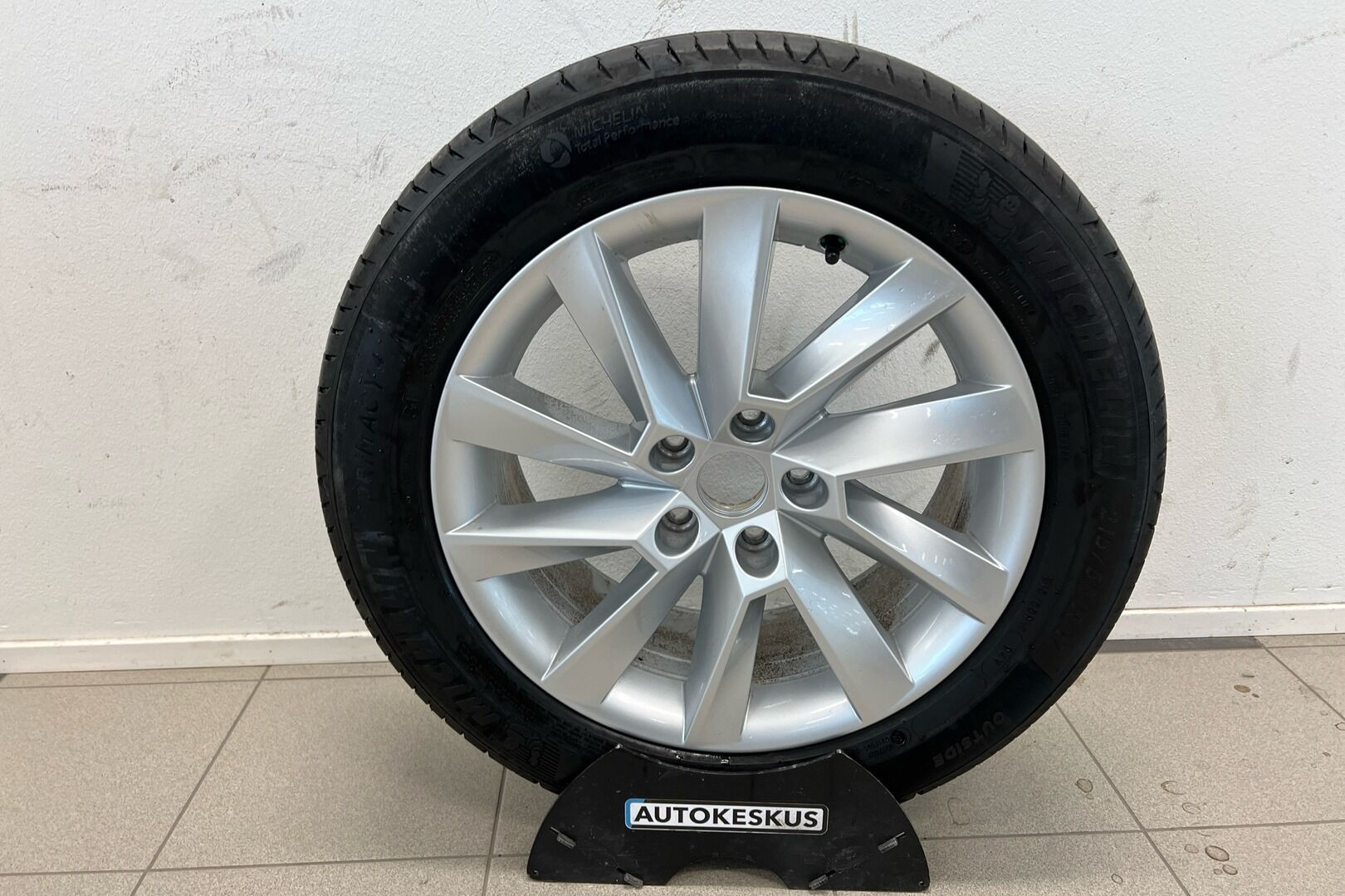 Skoda Superb iso kuva 22