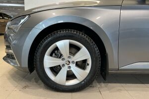 Skoda Superb esikatselu 11