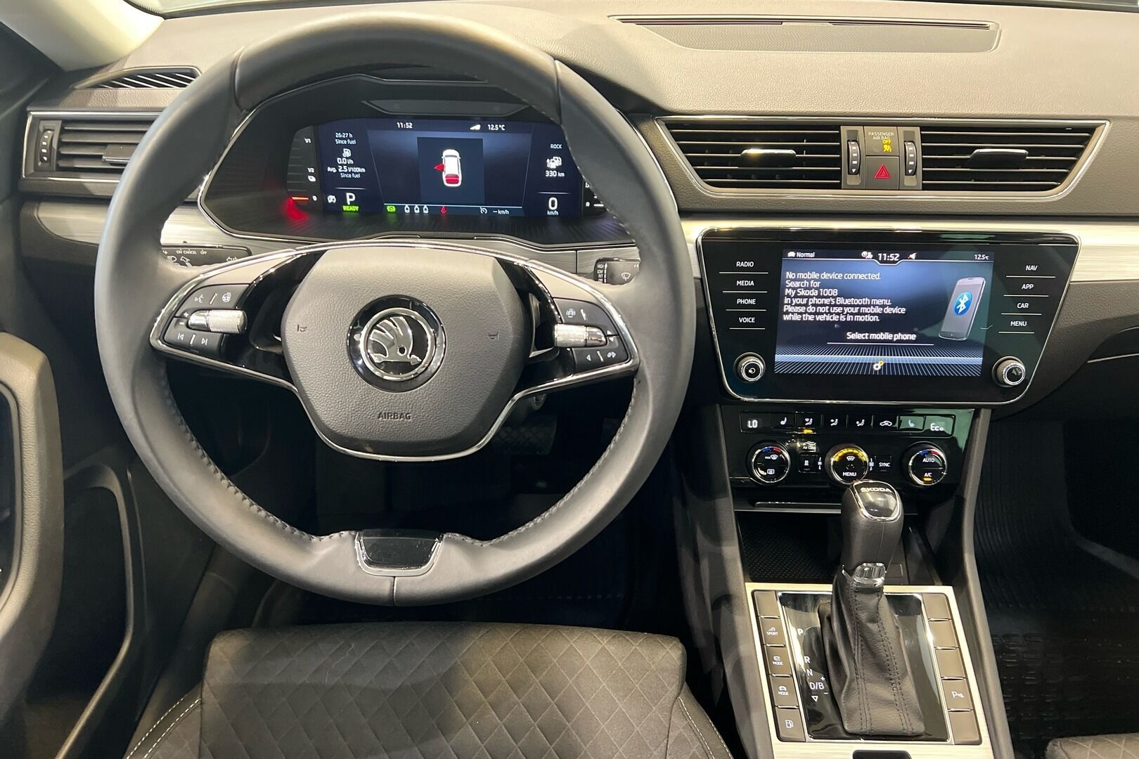 Skoda Superb iso kuva 14