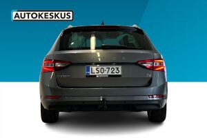 Skoda Superb esikatselu 3
