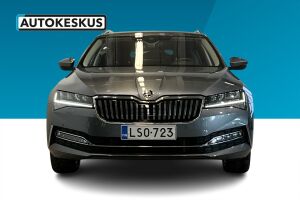 Skoda Superb esikatselu 4