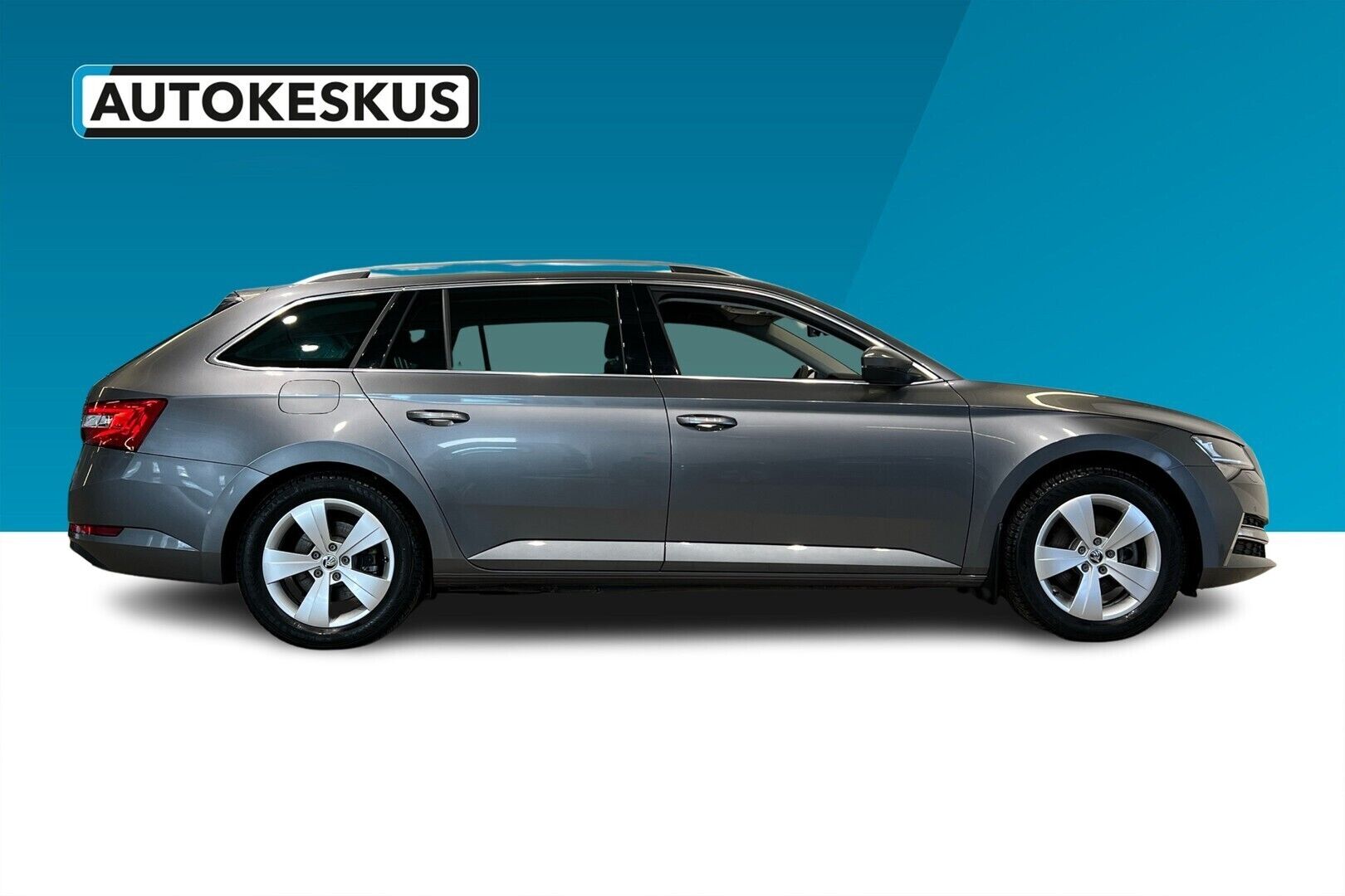 Skoda Superb iso kuva 6