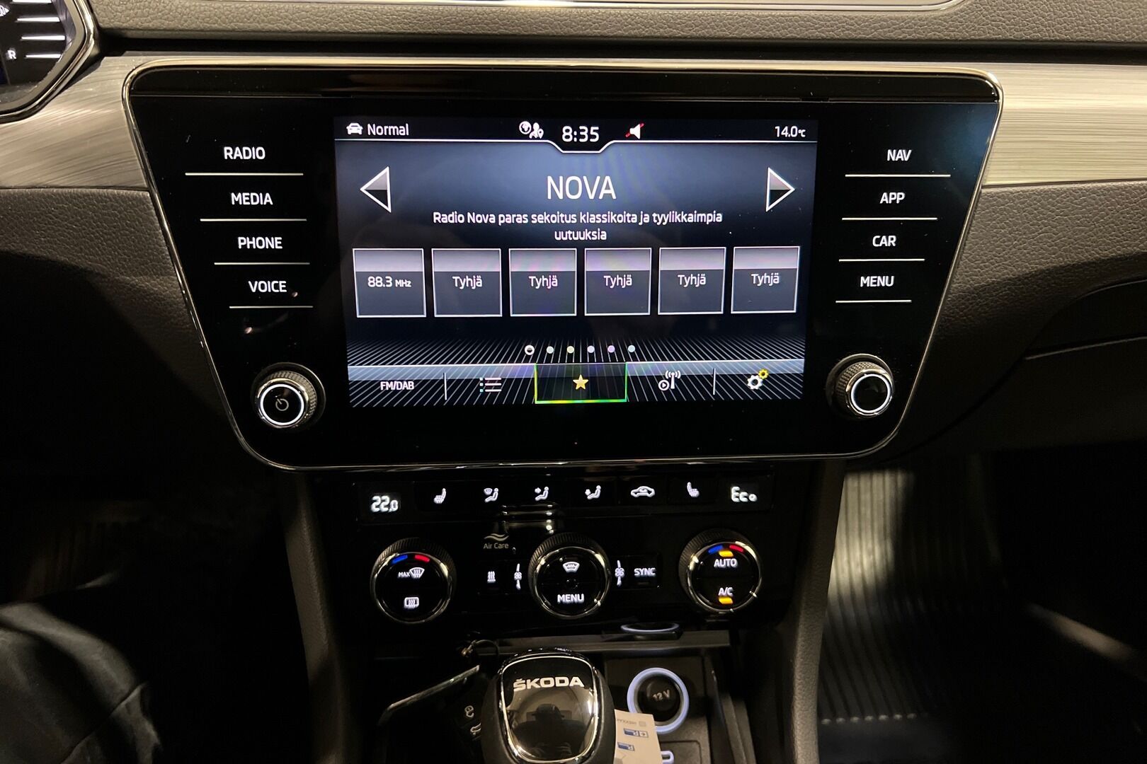 Skoda Superb iso kuva 18