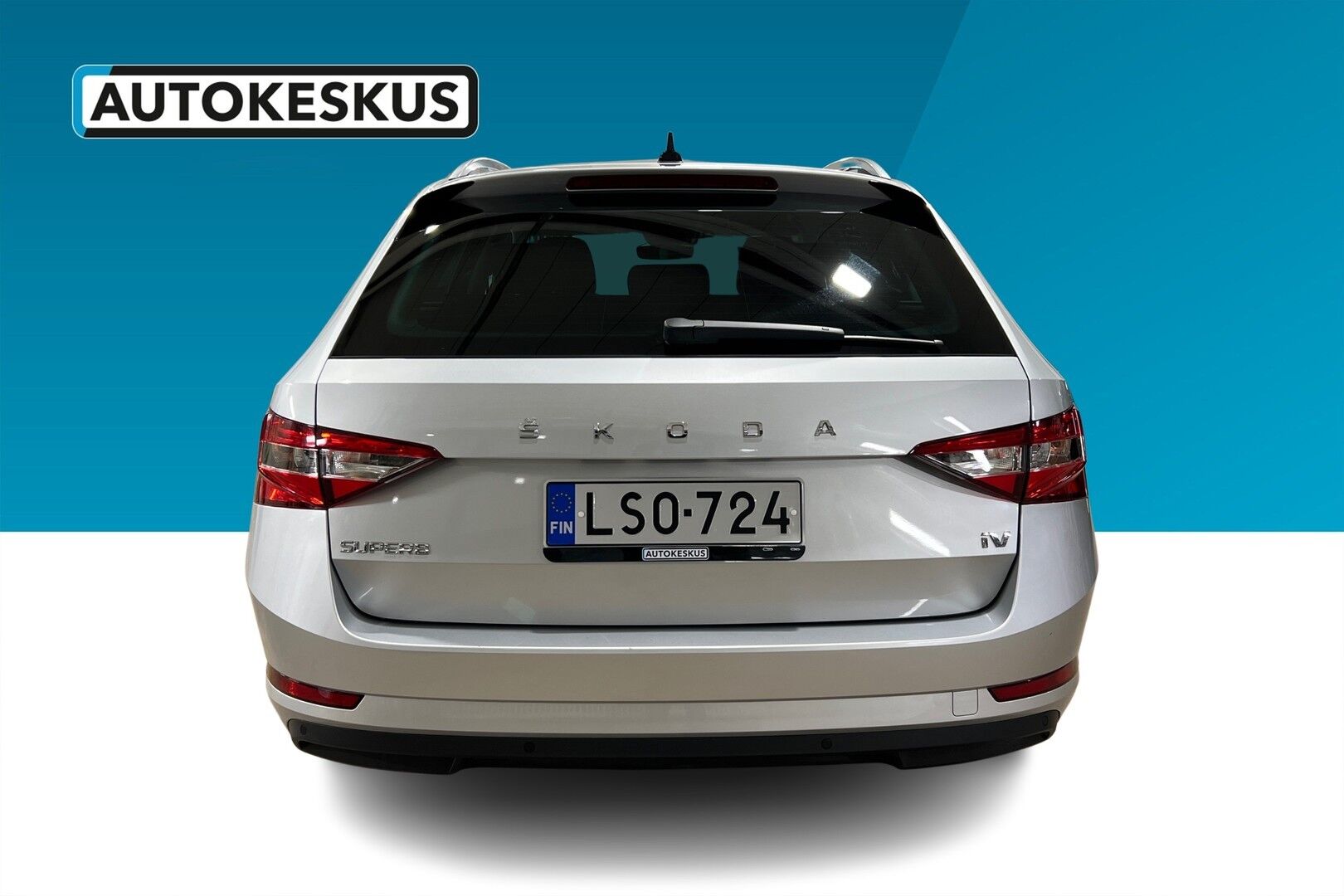Skoda Superb iso kuva 2