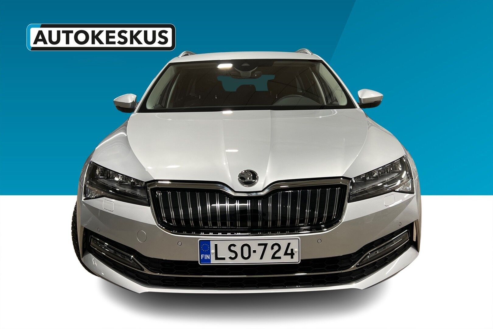 Skoda Superb iso kuva 4