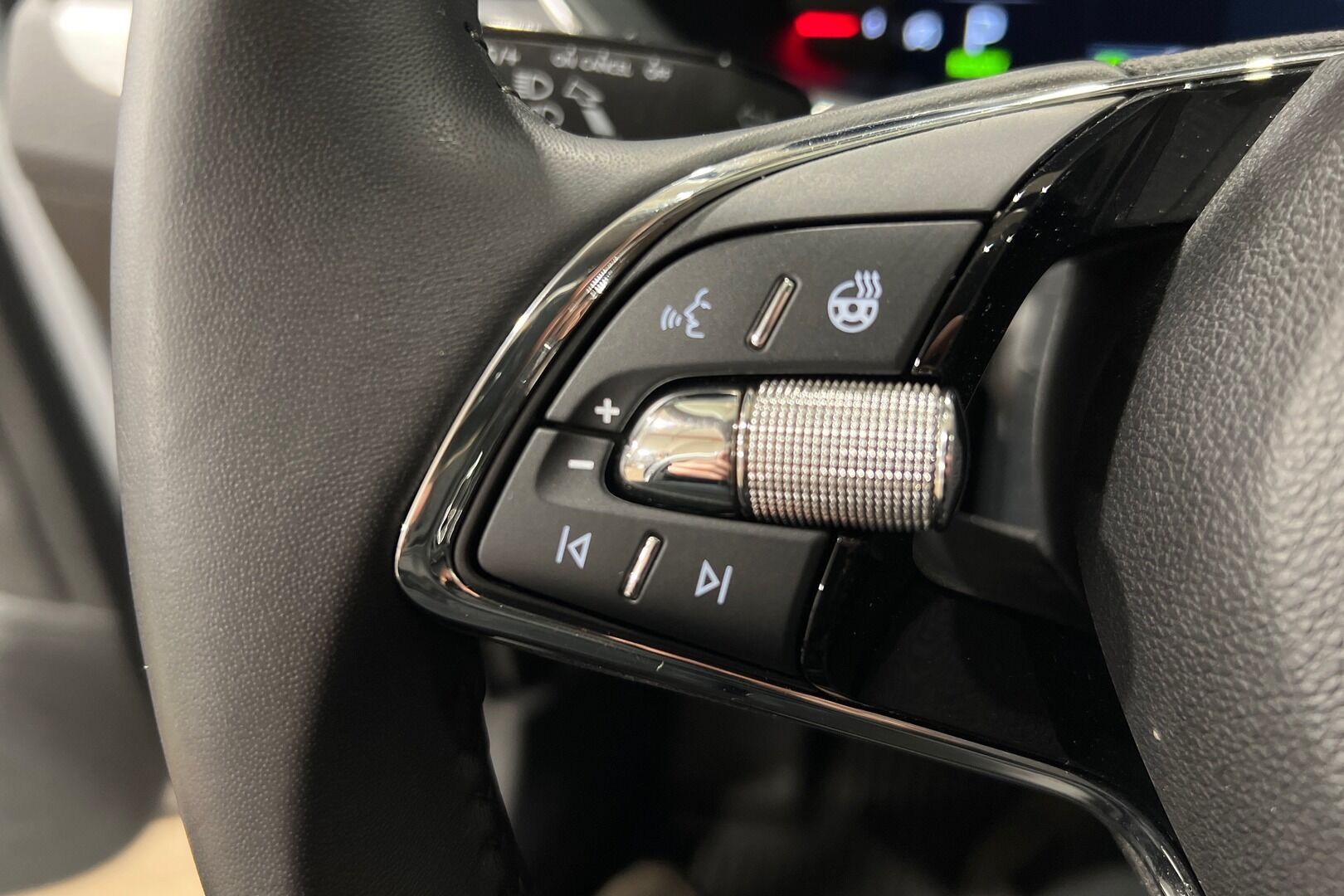 Skoda Superb iso kuva 9