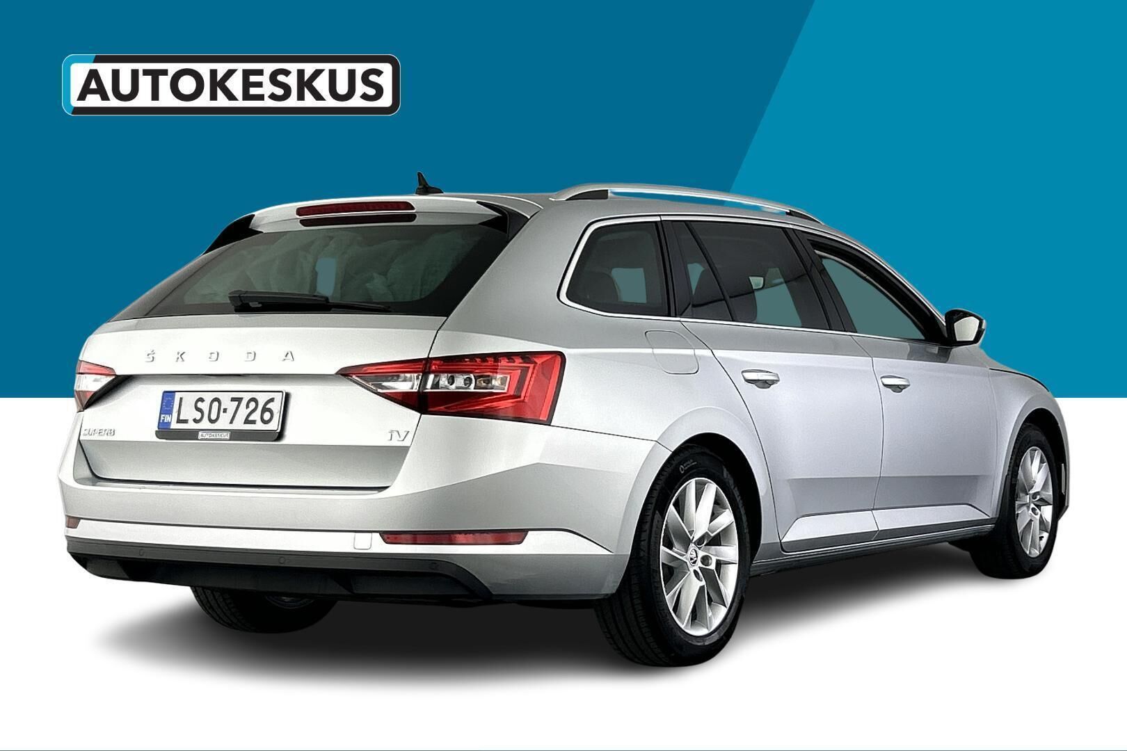 Skoda Superb iso kuva 4